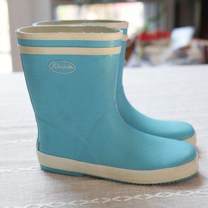 Kid's Size 5 Blue Rain Boots / Mud Boots